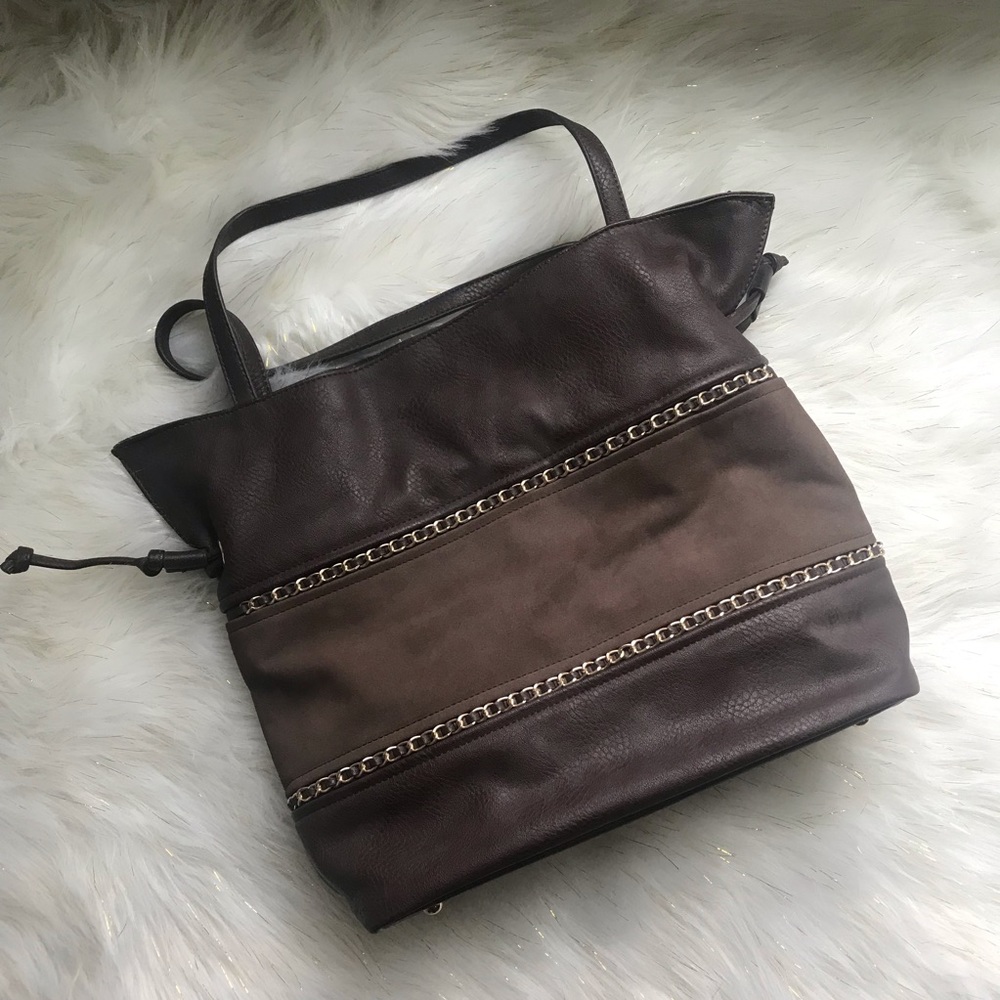 🛍️ Brown purse with chain like detail